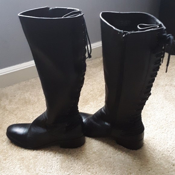 Two lips lace up black boots - Picture 4 of 4